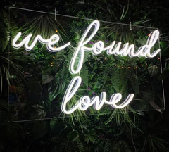 LED вивіска "We found love", неонова вивіска весільна, неонові надписи